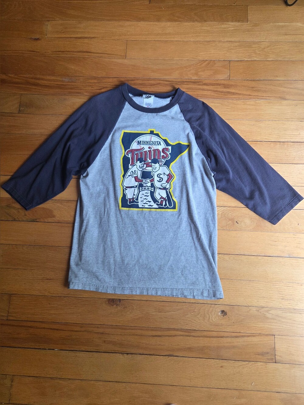 Vintage Minnesota Twins Lee Gray Raglan Tee with Navy Sleeves Size Medium